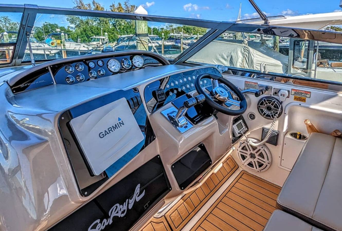 Sea Ray 37 - 1
