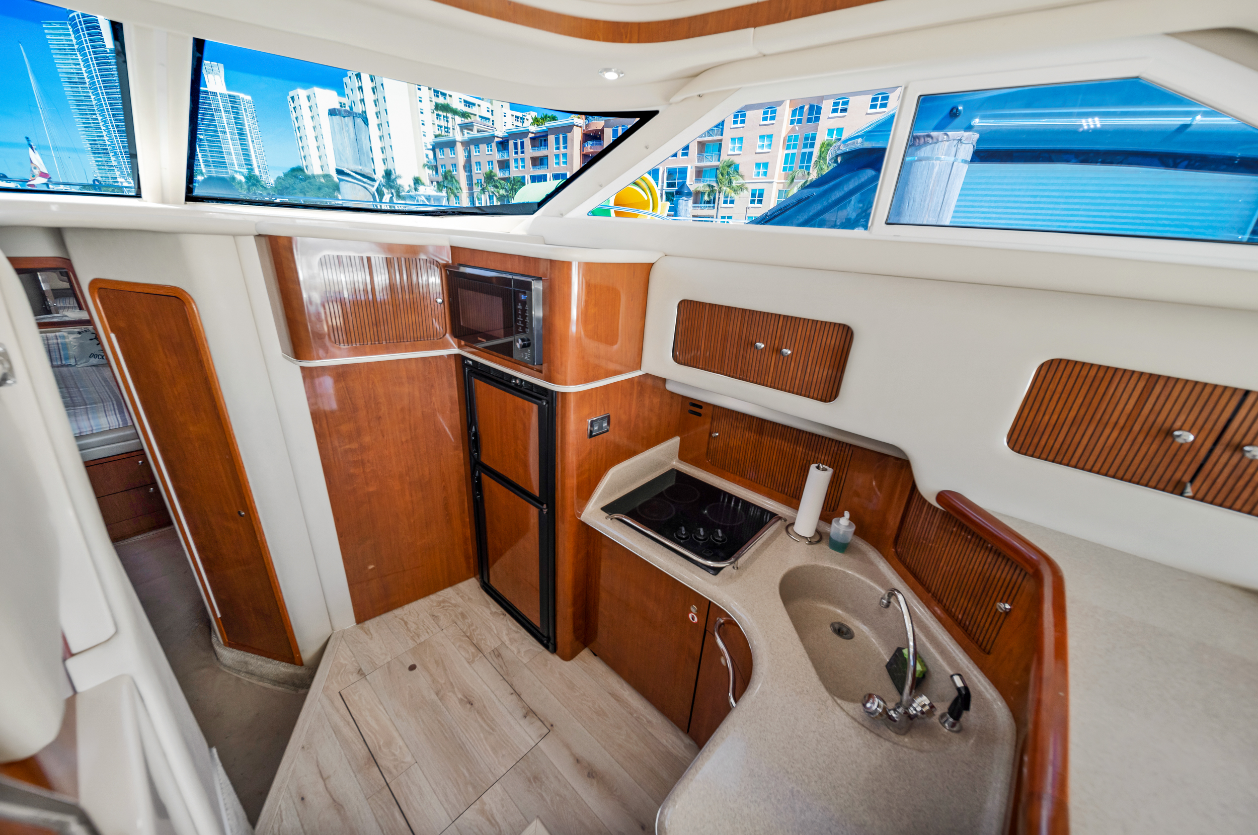 Sea Ray 44 Sedan - Sea Senora (17)